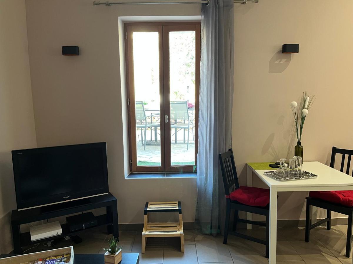 Apartamento Le Charles IX Roussillon  Exterior foto