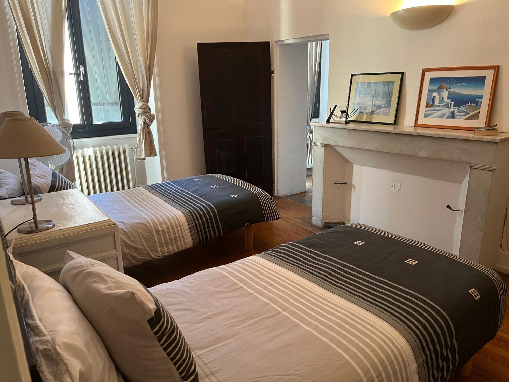 Apartamento Le Charles IX Roussillon  Exterior foto