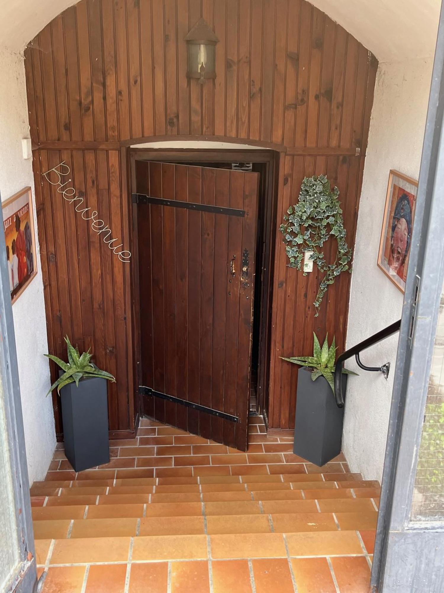 Apartamento Le Charles IX Roussillon  Exterior foto
